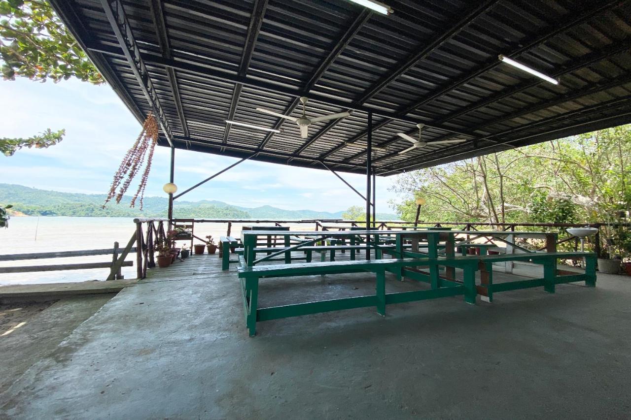 Oyo 90317 Ambong Bay Resthouse Hotel Kota Kinabalu Ngoại thất bức ảnh